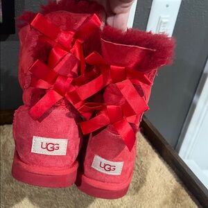 UGG, size 6, Red Bailey Bows Sheepskin Boots, EUC